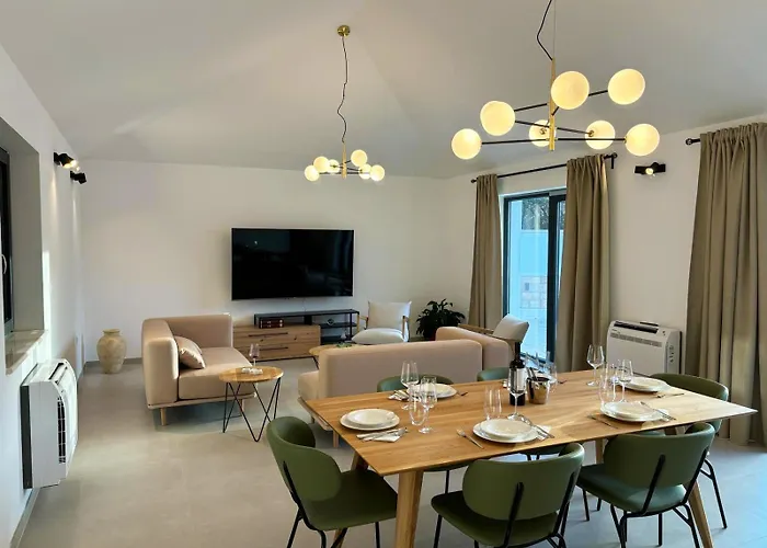 Summer Breeze Villa