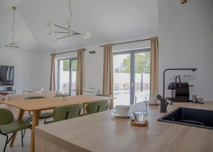Summer Breeze Villa