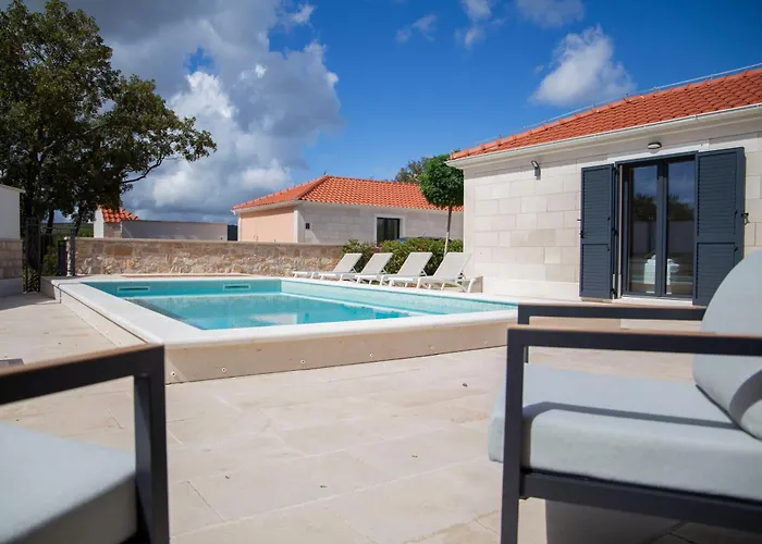 Summer Breeze Villa