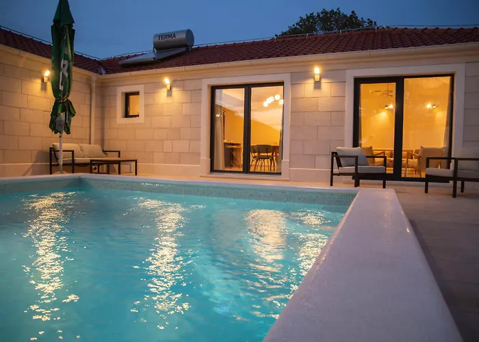 Summer Breeze Villa *